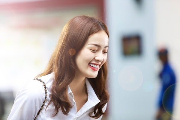 Người đẹp từng tiết lộ rằng cô dành nhiều thời gian để chuẩn bị những điều cần thiết cho tương lai: "Tôi cần trưởng thành, nếu bạn yêu quý tôi hãy chờ đợi ngày đó cùng tôi. Đừng khiến tôi thấy lo lắng. Thời gian qua, tôi đã có nhiều sự lo lắng rồi. Những gì tôi cần lúc này là sự bình yên và yêu quý bản thân mình".