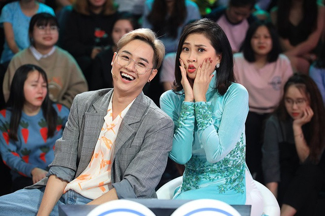 Tuy nhiên, con đường ca hát của Thanh Duy không mấy suôn sẻ. Nhiều năm qua, anh vẫn chưa có một bản hit ghi dấu tên tuổi. Anh xuất hiện nhiều trong các game show nhờ hoạt ngôn. Nhưng không ít lần anh bị chê vô duyên, làm lố ở chương trình Ký ức vui vẻ. Trước những bình luận tiêu cực, anh phản ứng: "Các bạn nghĩ xem, khách mời tham gia chương trình, họ là huyền thoại, mang tới những bài hát huyền thoại. Các bạn bảo mình mất lịch sự khi hát theo, vậy như thế nào mới là lịch sự để vừa lòng các bạn? Mình đã lớn, mình tự có chừng mực và suy nghĩ riêng".