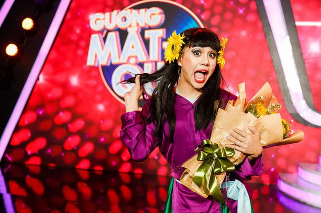 Trước khi đạt giải quán quân, Duy Khánh đã nổi tiếng trên mạng xã hội với biệt danh "cô giáo Khánh". Và anh cho rằng cuộc thi chính là cơ hội để bản thân chứng tỏ khả năng trong nghề diễn.