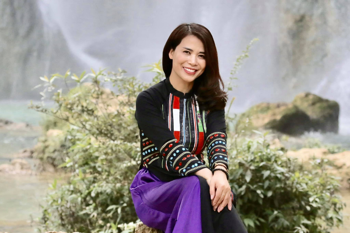 Sắc vóc thon gọn của bạn gái nghệ sĩ Chí Trung luôn nhận được nhiều lời khen ngợi.