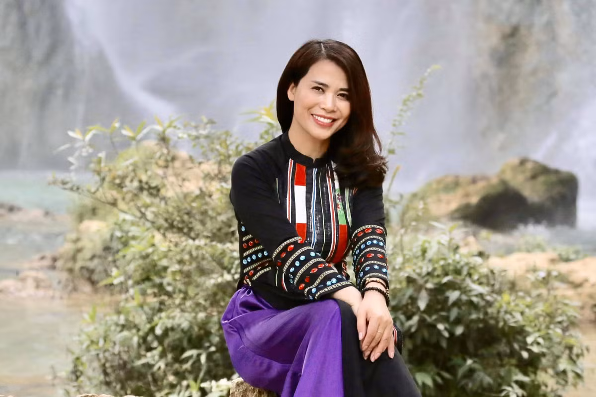 Sắc vóc thon gọn của bạn gái nghệ sĩ Chí Trung luôn nhận được nhiều lời khen ngợi.