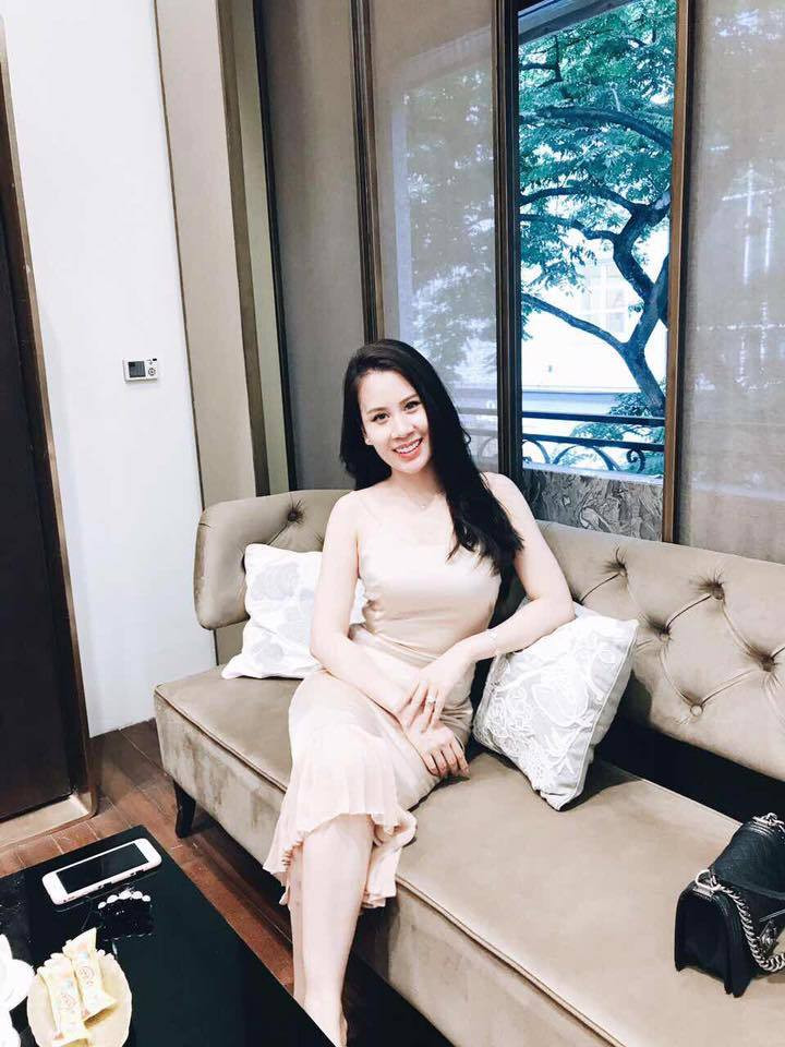 Được biết, Ngọc Hương mới sinh hai con trai sinh đôi được tròn 3 tháng.