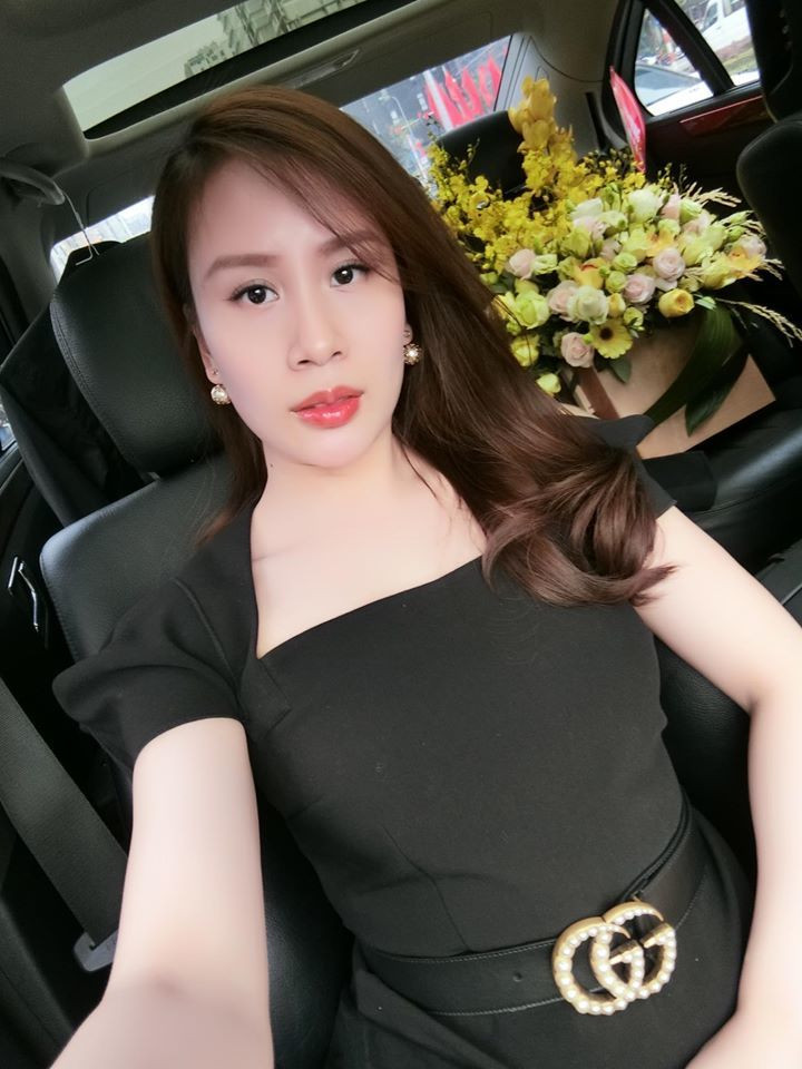 Bà xã Thành Trung được khen ngợi có sắc vóc xinh đẹp chẳng kém cạnh gì các hot girl.