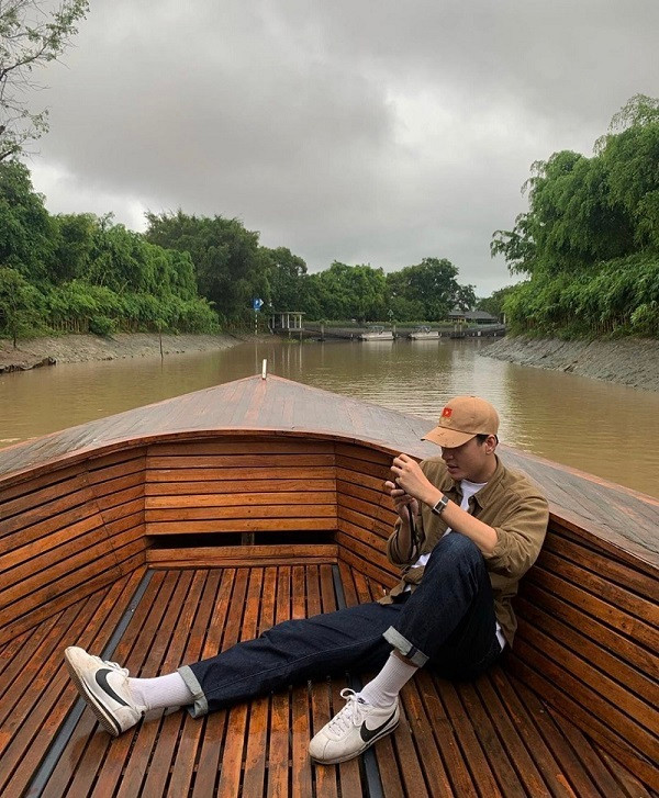 Trần Quang Đại một mình khám phá sông nước miền Tây. Cần Thơ là địa điểm nam người mẫu đang đặt chân đến.