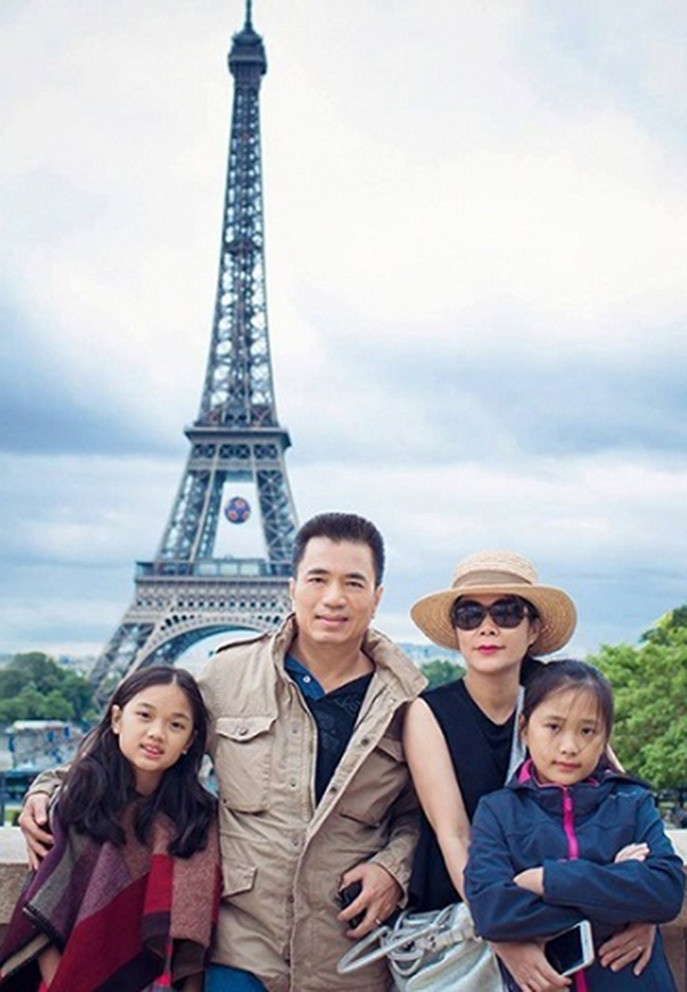 Giọng ca xứ Huế cho hay 2 con gái đều đang tuổi dậy thì, có sự thay đổi về tâm sinh lý nên cần có sự giáo dục phù hợp. Cô khuyên các con ở tuổi này không nên yêu đương sớm bởi cả hai vẫn còn chưa hiểu biết nhiều.