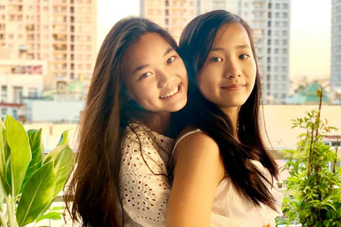 Từ mẫu giáo, Misu và Misa đã được vợ chồng Mỹ Lệ cho học trường quốc tế của Đức tại TP.HCM.