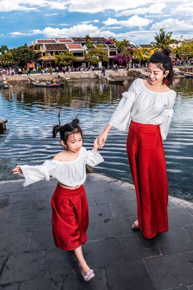Mai Phương chia sẻ: "Nhắc tới Lavie ,Phương nghĩ ngay đến hình ảnh một cô công chúa nhưng phải cưỡi ngựa. Bởi vì nhìn vào Lavie rất dễ thương, ngây thơ nhưng sức nghịch phá kinh khủng vô cùng, có thể nói gấp đôi 1 bé trai bình thường".
