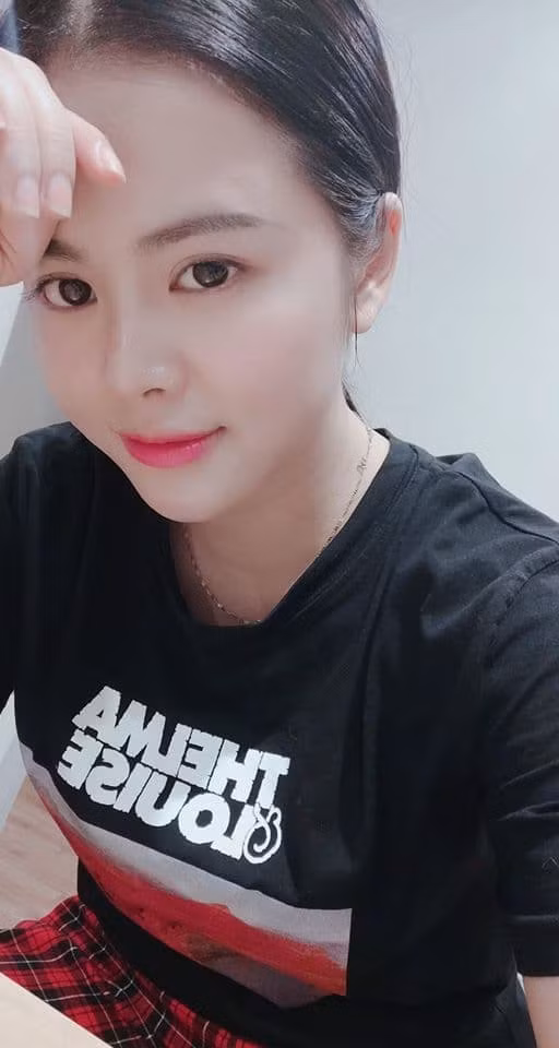 Hình ảnh diễn viên đóng cặp cùng Trọng Hưng trong phim "Đi qua mùa hạ".