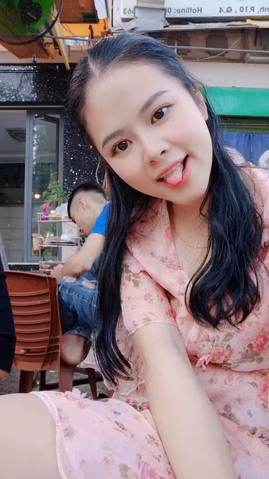 Quỳnh Đan tập trung vào kinh doanh và gần như vắng bóng kể từ khi đóng chính "Đi qua mùa hạ".