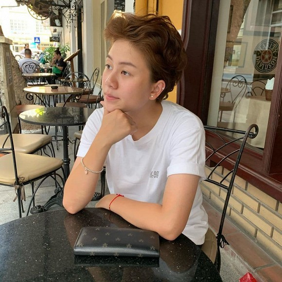 Bảo Hân "Về nhà đi con" dí dỏm: "Giống Việt kiều chưa nè".