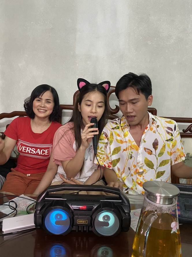 Xuan Nghi ve nha hot girl 