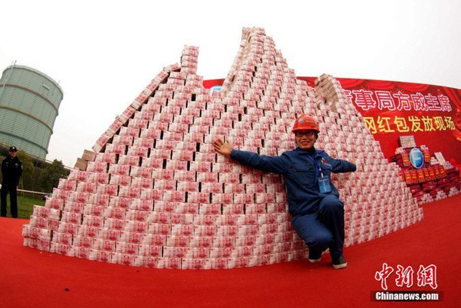 Ví dụ như năm 2019, công ty thép Fangda, Giang Tây, Trung Quốc phát tiền thưởng 330 triệu nhân dân tệ (~ 1100 tỷ đồng) cho nhân viên.