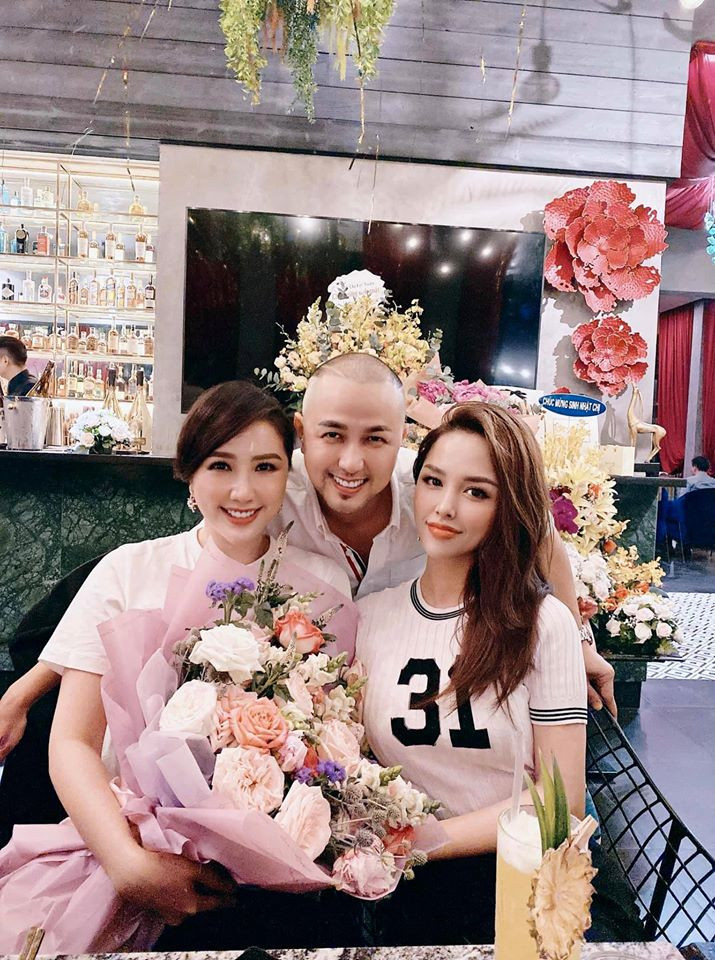 Trước ngày "mừng thọ", Bảo Thy nhận được hoa tươi và ngập tràn lời chúc.