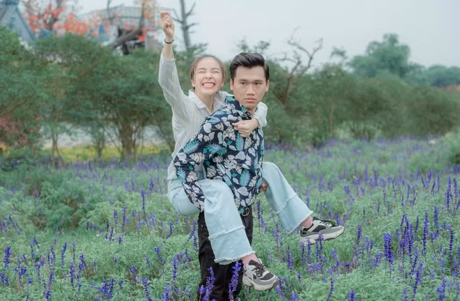 Xuan Nghi - Tran Van vuong nghi van hen ho khi lo anh than thiet