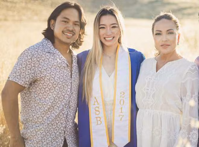 “Chú ấy luôn rất nhiệt tình, tâm lý và chưa bao giờ nổi nóng với tôi dù bất cứ chuyện gì. Mỗi lần tôi đạt điểm cao hay có thành tích nào tốt, chú và mẹ luôn dành thời gian đi tìm mua những món quà mà tôi thích”, Quỳnh Tiên tâm sự.