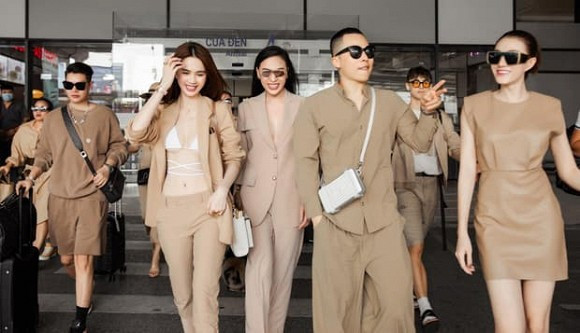 Bi chi trich khong deo khau trang o san bay, Khac Tiep noi gi?-Hinh-3