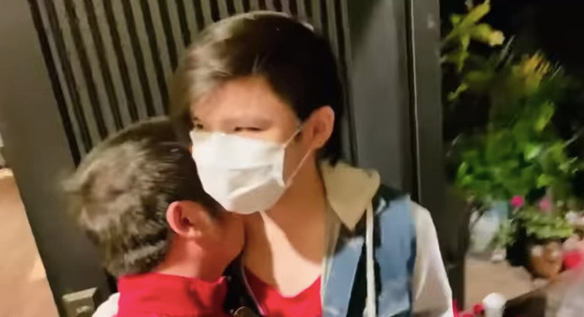 Bang Kieu o nha tranh dich cung vo cu Trizzie Phuong Trinh va 3 con trai-Hinh-3