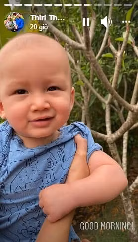 Chong cu Hong Nhung choi dua cung con trai khi o nha tranh dich-Hinh-3