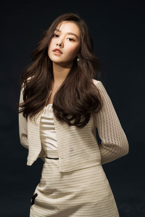 Sau khi trở về từ cuộc thi Miss International 2019, với thành tích Top 8 chung cuộc, Tường San ngày càng thăng hạng về nhan sắc.