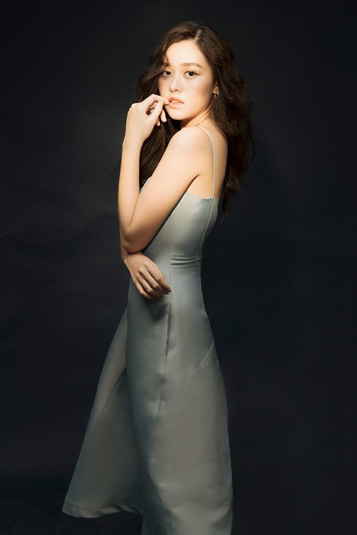 Xuất thân trong gia đình có mẹ và chị gái đều theo con đường thời trang, từ rất sớm Tường San đã có duyên trở thành mẫu ảnh.