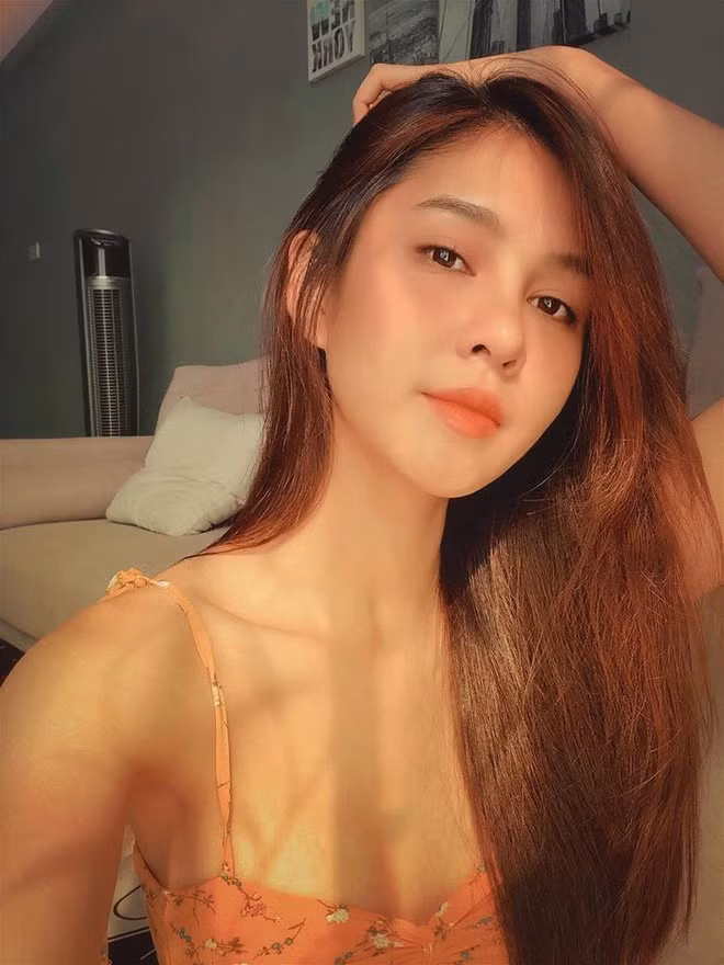 Trong bài phỏng vấn với Zing, Thu Hoài từng kể cô quen bạn trai bất ngờ trong một lần đi chơi golf cùng bạn thân Phương Anh. Cô đi nhầm sân và vô tình gặp nửa kia. "Người yêu mình không phải đại gia, là người làm về giáo dục và mình cũng tự lập sẵn. Mình chưa từng chia sẻ câu chuyện tình yêu, cơ duyên gặp gỡ hay thăng trầm trong chuyện tình cảm với báo chí vì muốn giữ riêng chuyện riêng tư", nữ MC thể thao nói về bạn trai.