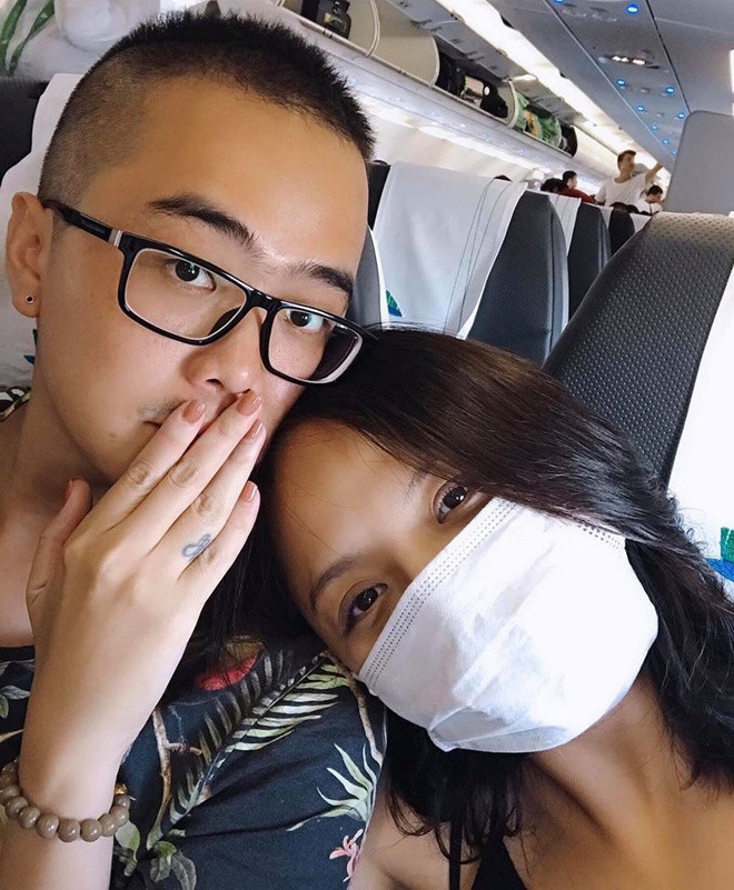 Theo nhiều nguồn tin, nửa kia của nữ diễn viên sinh năm 1988 tên Hoàng Phương, là quay phim tại Đài truyền hình Việt Nam. Về phía Thu Quỳnh, cô từ chối phản hồi khi được hỏi về chuyện cá nhân.