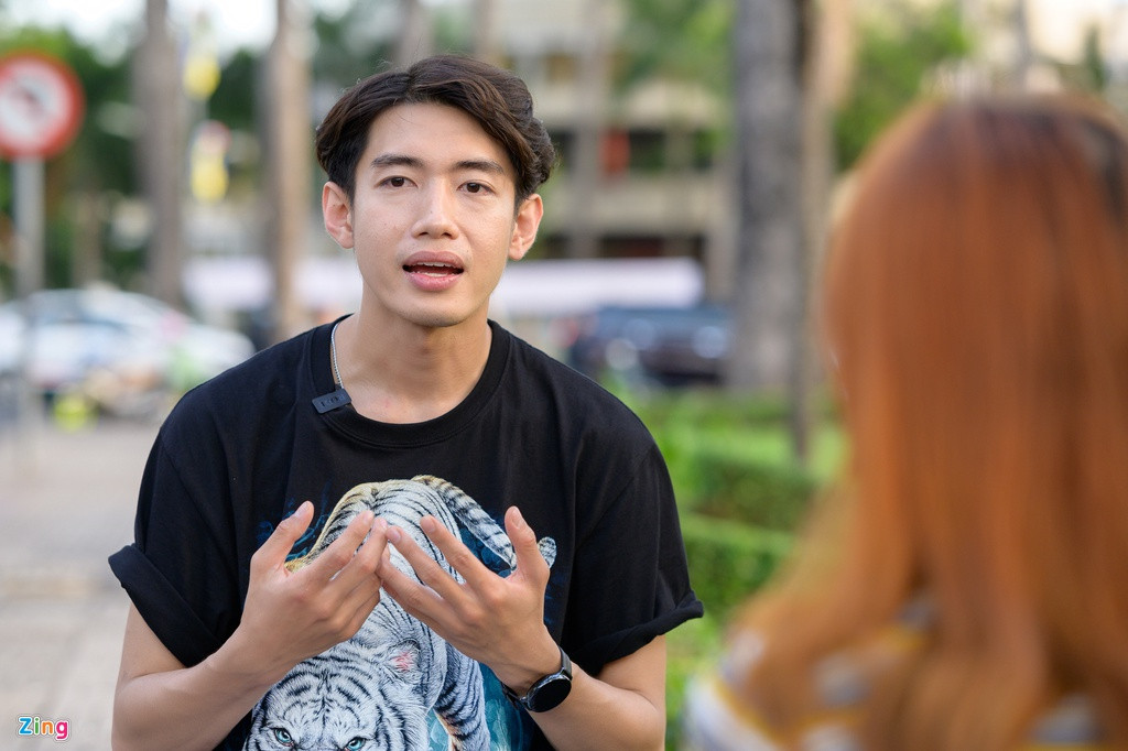 Quang Dang dang hot voi vu dieu rua tay: Lan dan, mat ngu trien mien-Hinh-3