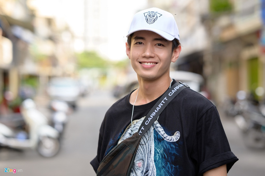 Quang Dang dang hot voi vu dieu rua tay: Lan dan, mat ngu trien mien