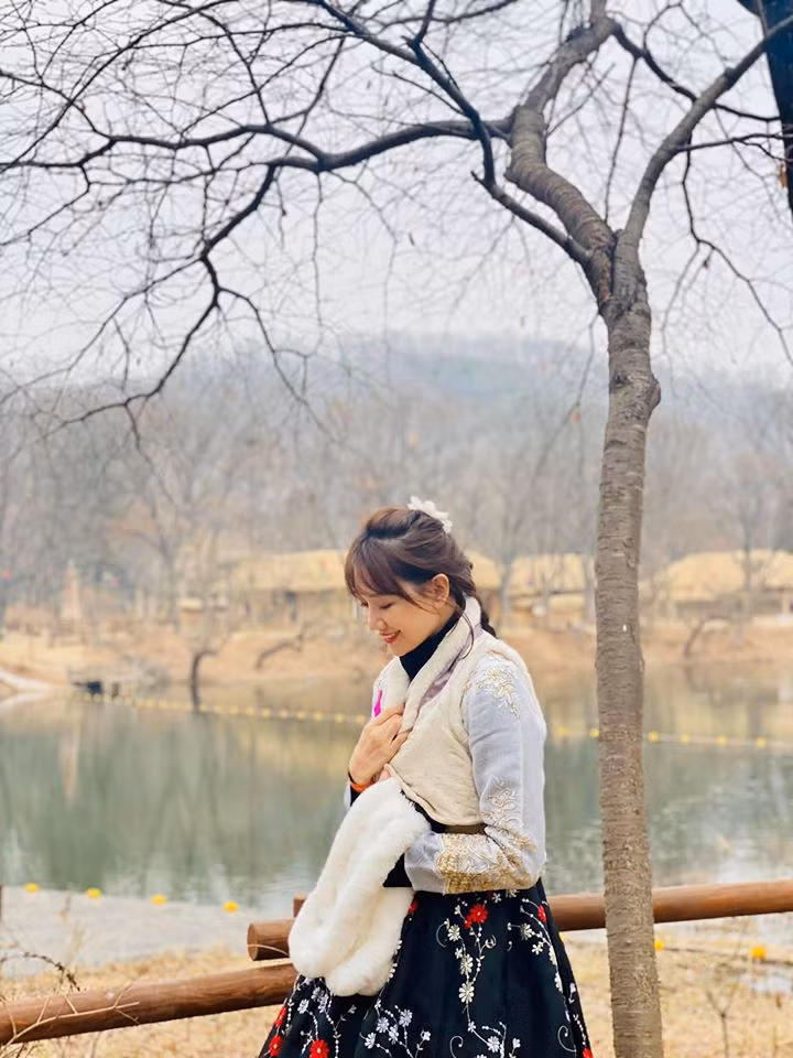 Nữ ca sĩ được khen đẹp đôi với Trấn Thành.