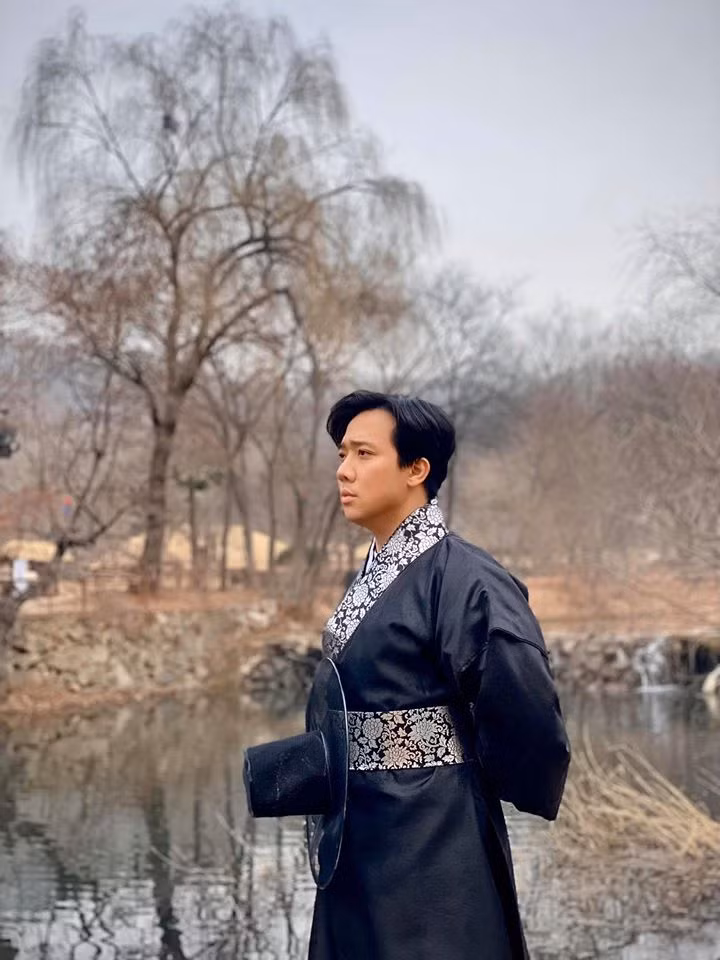 Web-drama (phim chiếu mạng) "Bố già" gồm 5 tập do Trấn Thành sản xuất và đóng chính, phát trên Youtube đã gặt hái thành công khi có lượt xem cao kỷ lục.