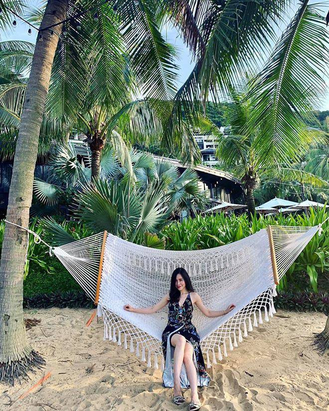 Gần đây Tuấn Tú mới quay trở lại màn ảnh với vai diễn trong Lựa chọn số phận. Ngoài ra anh còn làm MC cho chương trình Hãy chọn giá đúng. Trên trang cá nhân, nam MC thường xuyên khoe ảnh vợ con. Bà xã Tuấn Tú được nhận xét ngày càng đằm thắm, thu hút khi bước vào tuổi 36.