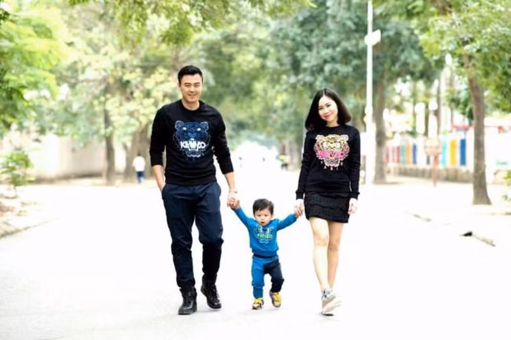 Sau khi kết hôn Tuấn Tú quyết định rút lui khỏi làng giải trí chuyển sang làm việc tại ngành công an. Năm 2016, anh làm Phó ban Tuyên giáo Trung ương Đoàn sau đó chuyển sang công tác quản lý một đoàn nghệ thuật. Tuấn Tú từng tiết lộ anh rời xa nghiệp diễn nhiều năm vì cả hai vợ chồng đều bận rộn chăm sóc con trai đầu lòng tên Kỳ Nam.