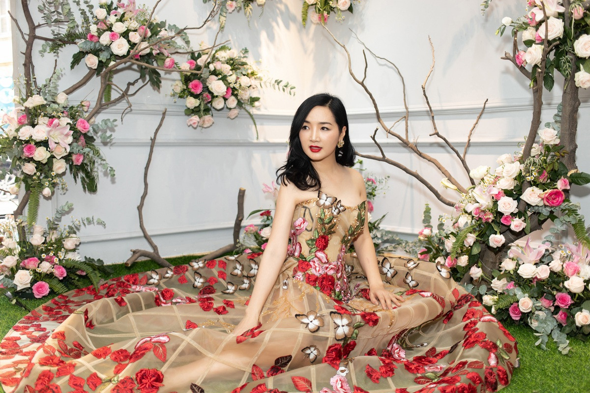 Hoa hậu Đền Hùng Giáng My diện bộ váy lộng lẫy của NTK Hoàng Hải.