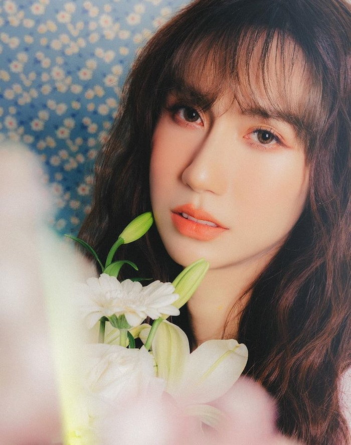 Cách đây không lâu, Lynk Lee thông báo trên trang cá nhân về việc đổi tên. Ca sĩ mong muốn từ nay khán giả gọi mình là Tô Ngọc Bảo Linh thay vì Tô Mạnh Linh như trước đó. Cái tên này được mẹ Lynk Lee đồng ý, mang ý nghĩa “trong sáng và quý giá”.