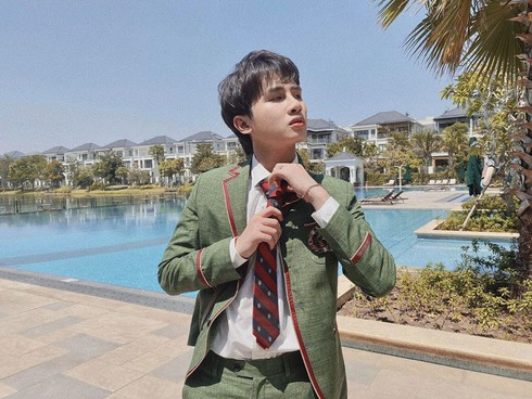 Đáng chú ý loạt ảnh mới của Jack sau khi được đăng tải trên trang cá nhân chưa đầy 1h đồng hồ đã đạt hơn 100k like và hàng chục ngàn bình luận, chia sẻ. Một vài người còn đưa con số này ra để so sánh với số lượt like cho teaser "Cần một lý do" của K-ICM khi teaser này chỉ đạt hơn 50k like, trong khi lượt dislike gần cán mốc 1 triệu. K-ICM cũng đã xóa hoặc ẩn video teaser này đi vì bị bỏ thích quá nhiều.