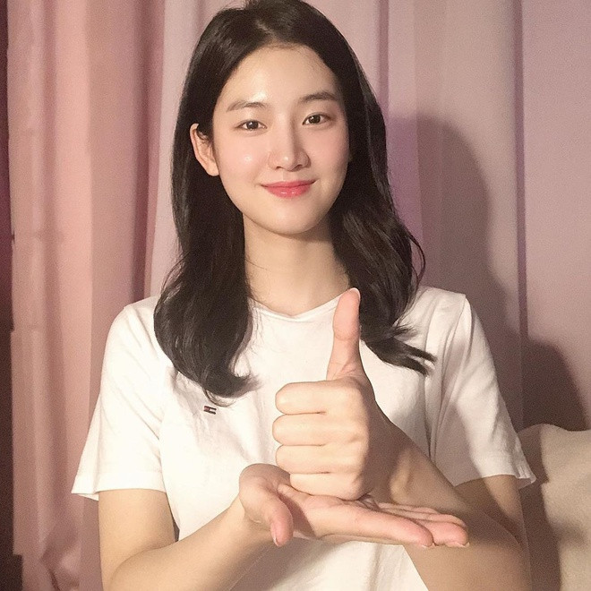 "Nó giúp tôi có nhiều cơ hội thực hiện được ước mơ diễn những vai có chiều sâu", Park Joo Hyun chia sẻ sau khi thành công với bộ phim Hoạt động ngoại khóa.