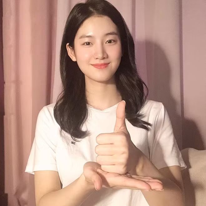 "Nó giúp tôi có nhiều cơ hội thực hiện được ước mơ diễn những vai có chiều sâu", Park Joo Hyun chia sẻ sau khi thành công với bộ phim Hoạt động ngoại khóa.