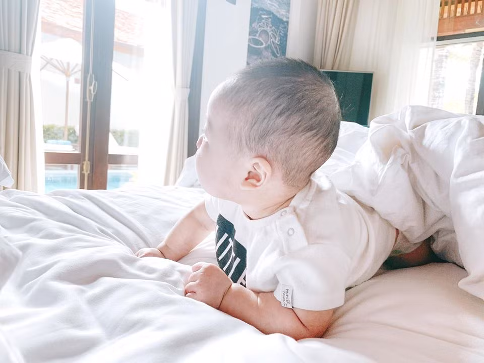 Một vài hình ảnh trước đó của con trai Lan Khuê.