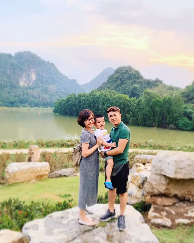 "Đến thời điểm hiện tại, chồng tôi vẫn chưa coi phim Của để dành", cô tiết lộ.