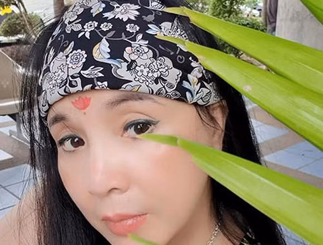 Cả hai lần lên xe hoa, NSND Lan Hương đều làm lẽ nhưng điều đó vẫn không ảnh hưởng nhiều đến cuộc sống của cô.