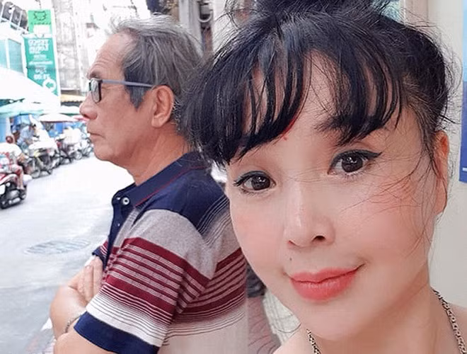 Ngắm nhìn hình ảnh NSND Lan Hương, người đối diện khó lòng đoán được tuổi thật của cô. Hiện tại, NSND Lan Hương ít xuất hiện trên truyền hình. Nữ diễn viên tập trung toàn bộ thời gian và tâm huyết ở Đoàn kịch hình thể - thể nghiệm ở Nhà hát Tuổi trẻ.Tuy nhiên, khi có vai diễn phù hợp với mình, nữ diễn viên vẫn nhận lời tham gia.