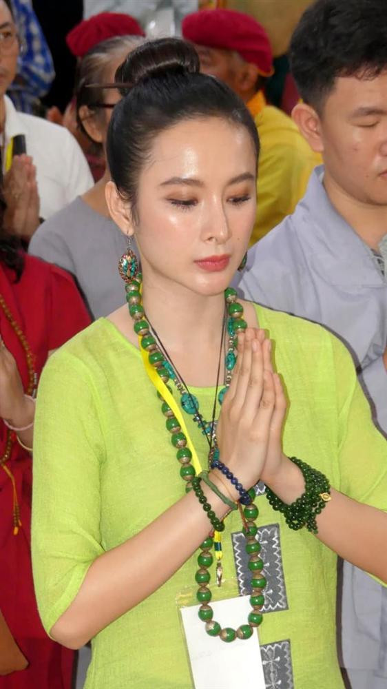 Sau những ồn ào, Phương Trinh trở nên kín tiếng hơn. Đầu năm 2020, cô tiết lộ đã phát nguyện ăn chay trọn đời.