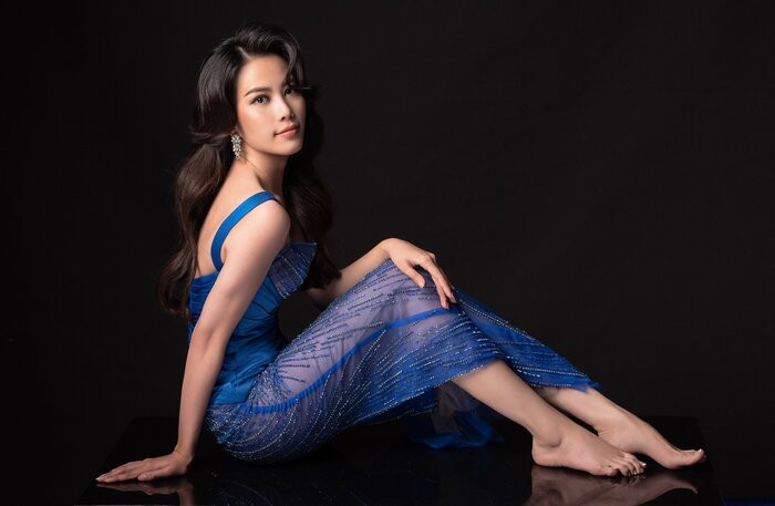 Nhân dịp này, Nam Em tung bộ ảnh mới đánh dấu sự tái xuất lần này. Nhan sắc của người đẹp được khen ngợi ngày càng mặn mà, quyến rũ. Vẫn với một vẻ đẹp ngọt ngào, nhẹ nhàng, Nam Em cũng chinh phục người đối diện bởi sự thật thà, chân thành của mình…