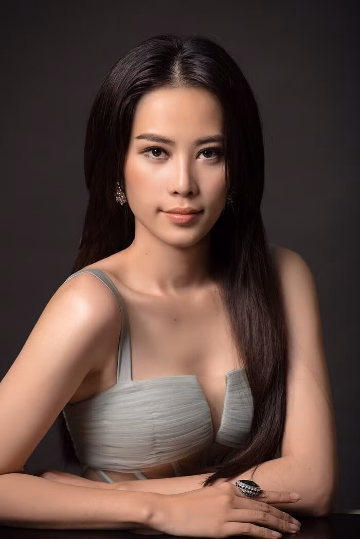 Cô luôn được khán giả khen ngợi trong các diễn đàn nhan sắc và cả những cuộc thi cô từng tham gia.