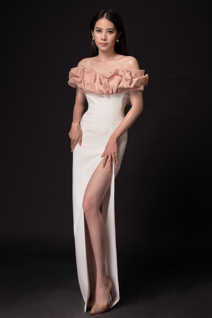 Bên cạnh đó cũng vì có những căn bệnh liên quan đến sức khoẻ khiến Nam Em không tự tin xuất hiện trước công chúng.