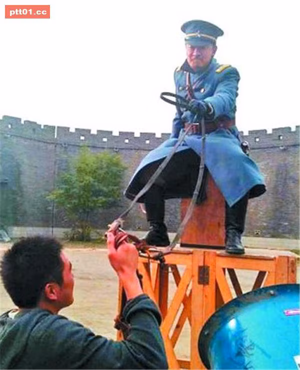 Nhiều cảnh cưỡi ngựa oai phong trên phim Trung Quốc nhưng thực tế diễn viên chỉ cần thể hiện tốt, đến ngựa mô hình cũng chẳng cần đến.