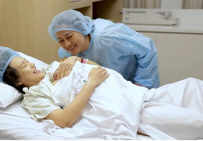 Bé Max - con trai Hoàng Oanh và ông xã ngoại quốc lúc chào đời nặng 2,7 kg và dài 49 cm.