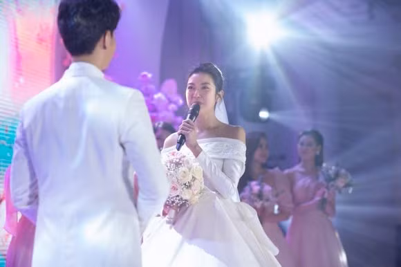 A hau Thuy Van xac nhan mang thai con trai ngay trong hon le-Hinh-2