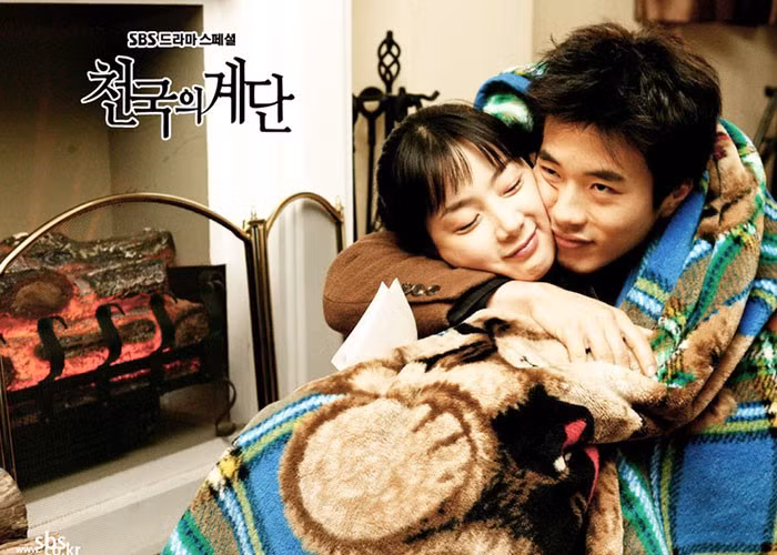  Kwon Sang Woo là diễn viên quen mặt với khán giả xem truyền hình. Đóng phim từ năm 2001 nhưng phải đến năm 2003, diễn viên Kwon Sang Woo mới gây sự chú ý khi tham gia diễn xuất trong bộ phim truyền hình đình đám "Nấc thang lên thiên đường". Ảnh: Soompi