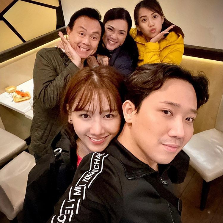 Bên nhau đã hơn 30 năm dù không có con nhưng vợ chồng Chí Tài lúc nào cũng hạnh phúc, vui vẻ và nhí nhảnh. Danh hài, MC Trần Thành mới đây còn bày tỏ mong muốn được hạnh phúc tới già như vợ chồng đàn anh.